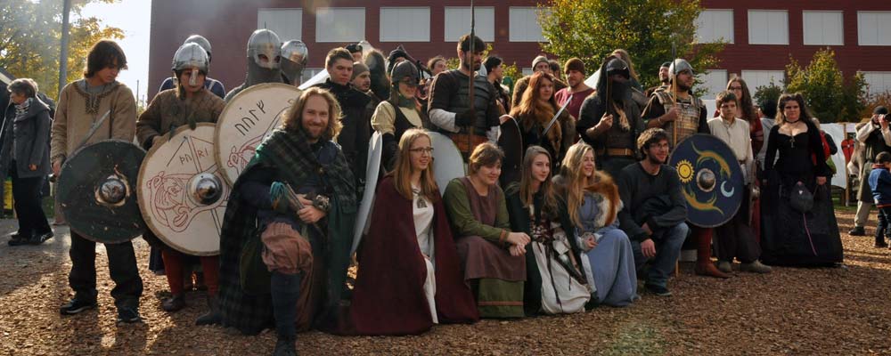 Ein Gruppenbild vom Mittelaltervolk